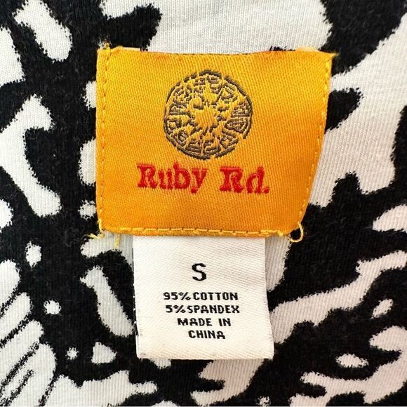 Ruby Rd. small black & white top‎ - Picture 5 of 5